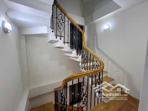 nhà mới koong, đẹp long lanh - lạc long quân, dt30m², 5 tầng, 3p. ngủ, ô chờ thang máy (11 tỷ)