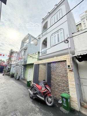 giảm mạnh 400tr- bán nhà 4tầng-hẻm xe hơi- đường linh đông - 4.5x11.3, giá: 6tỷ780 lh: 