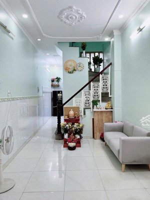 chỉ 3,68 tỷ cho căn nhà đẹp hợp gia đình nhỏ ,2 tầng hơn 60m2 đường lê thúc hoạch-tân phú