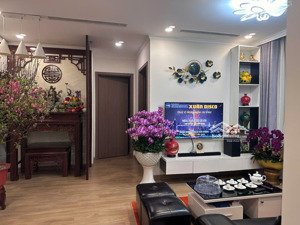 chị em cần bán căn 2 ngủ vinhomes gardenia, 83.8m2, full nội thất đẹp, có slot ôtô, thu nét 8.25 tỷ