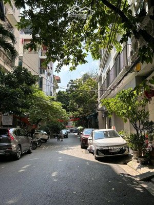 bán tòa chdv phố víp cầu giấy, 9 tầng 33p. hiệu suất 2 tỷ/năm - quá khủng - dt95m, mt7.5 ô tô 39 tỷ