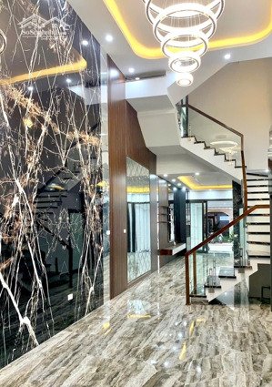 9,5tỷ - 193 văn cao - 4 tầng 83m2 - đường 15m