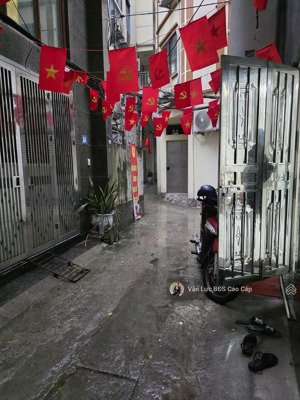 bán nhà riêng tại khương đình, 8,9 tỷ, 6 tầng 31m2, 4pn, 5wc ngõ thông cách oto tránh 50m