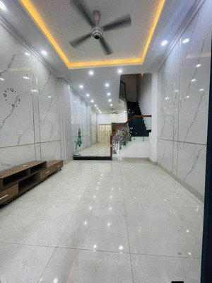 bán nhà kim mã, ngõ 3gác tránh, vài bước ra phố, nhà thoáng, chắc chắn, 45m*5t