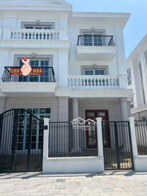 đừng bỏ nỡ cơ hội sở hữu căn biệt thự độc bản .view công viên tại euro twin park trâu quỳ