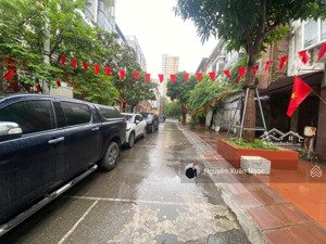 chính chủ cho thuê gấp lk văn khê 82.5m2x5 tầng_giá thuê 20tr/th_vào được ngay