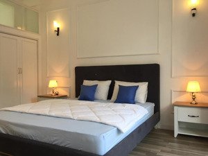 hot hot hot. bán chung cư mặt tiền 60 nguyễn trãi q1. sở hữu lâu dài, thang máy sạch đẹp.