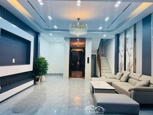 bán nhà phố cổ linh, gần tiểu học thạch bàn a, 6 tầng, dt 45m2, mt 5m, 3pn, có thang máy, nội thất