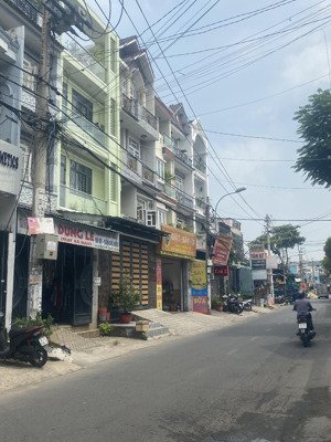 mtkd 4 tầng, dt 5x18m, giá 8.x tỷ, đường 10m lê văn quới, bhh a, bình tân