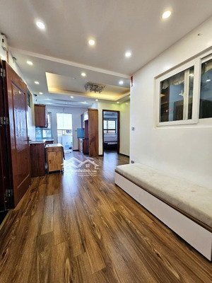 chuyển nơi ở mới cần bán rẻ căn hộ tầng 10 52.6m2, 2pn tòa sdu 143 trần phú