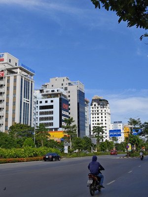 cho thuê nhà mặt tiền 17m tuyến 1 lê hồng phong. phù hợp làm nhà hàng, garage sửa xe...