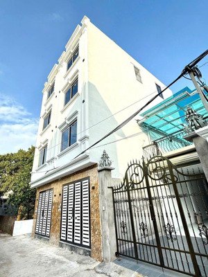 nhà 4 tầng 3tỷ 350 ô tô đỗ cửa phượng đồng - phụng châu