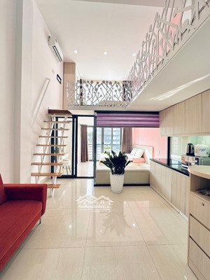 cho thuê căn hộ gác lửng hai chỗ ngủ full nội thất ngay trung tâm quận 1 gần bùi viện