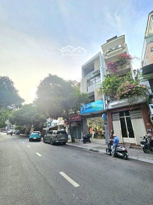 nhà mt hoàng diệu, p10, phú nhuận. dt 5x13m, 3 tầng