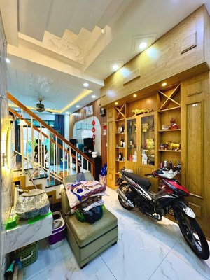 ban nha phường 14 quang trung go vấpdiện tích 3,7 x 14 gia chi 5 ty 680