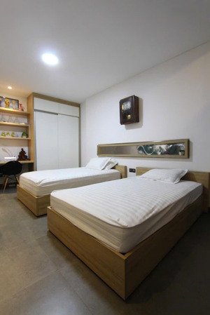 siêu phẩm chdv hẻm 8m nơ trang long, bt. 127m2 - 3 tầng: 8 phòng, 9 wc. 15,99 tỷ tl