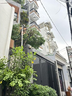 nhà đẹp 68m2 ở liền gần sân bay chợ tân sơn nhất bệnh viện 175 trường học 1 2 3 gần sát bên