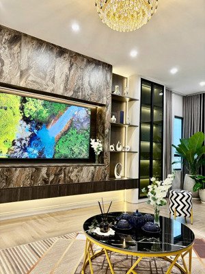 chào bán ch golden land 86m2 tòa b, 2pn-2wc, full nội thất xem nhà 24/7, giá có thương lượng.