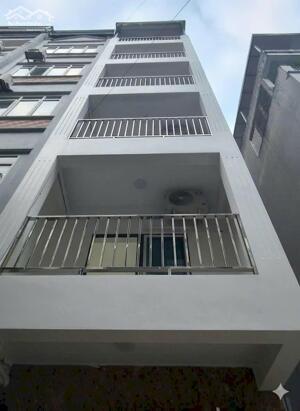 Cho thuê chdv ở Phú diễn 6,5 tầng khu vực vip, treo biển kín phòng