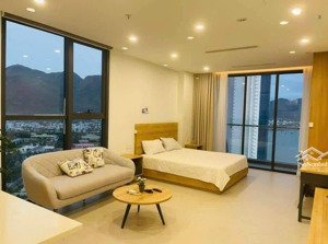 bán căn hộ 65m2 scenia bay. lh 