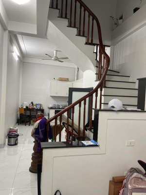 nhà dân xây hiện đại kiên cố cách đường 72 -200 m chủ cần tiền giá yêu thương