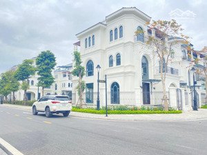 bán gấp biệt thự lô góc view công viên, 220m2, chỉ 23.5 tỷ, 3 mặt thoáng, đường rộng, cực hiếm