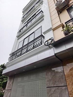 bán nhà hai bà trưng 67,8m2, 5tầng thang máy, 5m mặt tiền, ba bước ra hồ oto chánh giá 15,6 tỷ ,