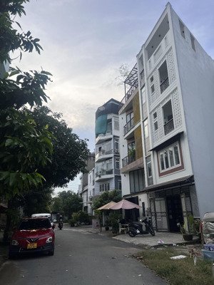 chủ giảm 1ty bán nhà nguyễn kiệm, 90m2 xây 4 tầng,4x22m, oto đỗ trước nhà 14.9ty