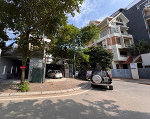 bán đất liễu giai - lô góc - ngõ thông ô tô tránh - mặt tiền khủng - 190m2 - 45 tỷ (không qh)