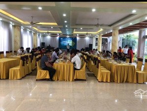 cần chuyển nhượng nhà hàng lớn tại chân núi tam đảo