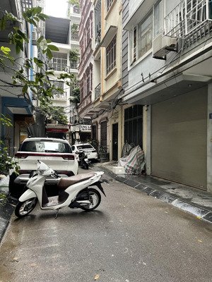 bán nhà kim đồng, phân lô, vỉa hè, ô trô tránh, 7tầng thang máy giá 17,5tỷ