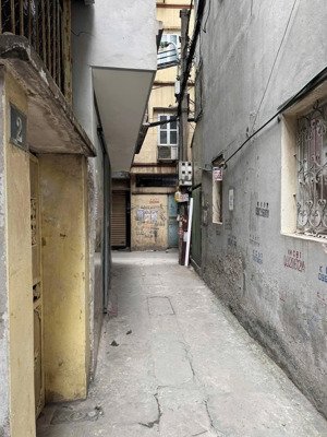 hiếm, nhà cũ bán đất phố cầu giấy 70m2 mặt tiền gần 5m giá chỉ 13.5 tỷ xây chdv, ccmn cực đẹp