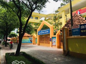 chính chủ cần bán nhà ngay đường nguyễn bỉnh khiêm phường bến nghé quận 1 4 tầng giá 9 tỷ