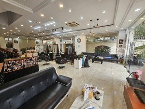 sang lại tiệm tóc & bida quận 2