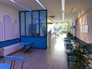 mtkd đường tân sơn nhì quận tân phú , diện tích : 5m * 19m , nhà cấp 4 gác lửng đang cho thuê