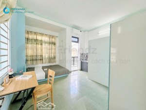 studio ban công siêu thoáng, ít chi phí phát sinh