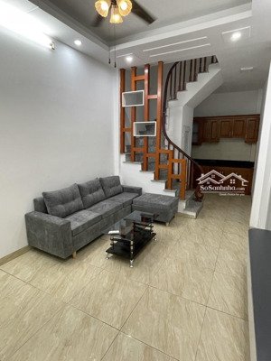 bán nhà ô tô đỗ cửa sổ riêng 32m 4 tầng full nội thất giá 6,5 tỷ phố thanh lân lĩnh nam hoàng mai