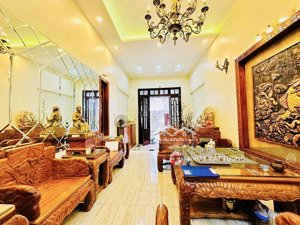 hiếm láng hạ , nhà mới ,vài bước chân ra phố ,ngõ rộng, dt 39m2 5tầng