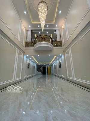 chủ nhà cần bán nhanh , thương lượng sâu với khách có thiện chí. diện tích : 90m2 x 7t , thang máy.