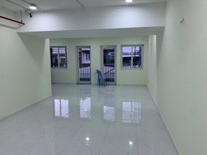 đang cần cho thuê mặt bằng 6x16m 1 trệt 1 lầu 40tr/th mặt tiền bình lợi (gần đại học văn lang)