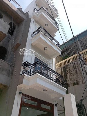 chính chủ cân bán nhà ngô gia tự, long biên 76m, 5 tầng, mặt tiền 4m, giá 11.5 tỷ.