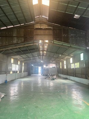 chính chủ cho thuê xưởng bùi công trừng nhị bình.dt 600m/34tr