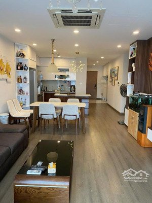 e viên chuyên dự án mỹ đình plaza 2 em có căn 2 pn 79.5 m ban công đông nam giá tốt.