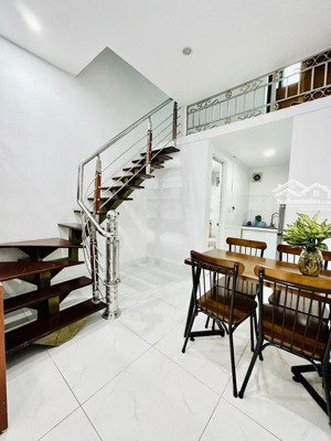 tôi có nhu cầu bán gấp nhà an dương gần hồ tây 2tầng thoáng ô tô đỗ đầu cổng 32.5m2 đầy đủ nội thât