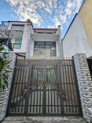 cho thuê nhà đường kinh dương vương sát bên siêu thị aeon mall. nhà mới đẹp.dt: 4mx23m.