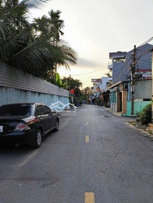 nhà 1 trệt 1 lầu tại long trường giá chỉ 3,8 tỷ shr sang tên ngay.