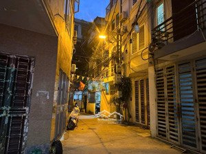 bán nhà 296 lĩnh nam dân xây lô góc 33m2 x 5 tầng chỉ 7tỷ200. ngõ nông rộng thoáng gần ô tô