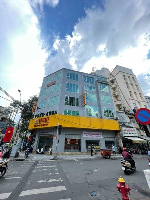 góc 2 mặt tiền đường tân sơn nhì 10x19m 4 tầng hđt: 170tr/tháng giá: 41 tỷ