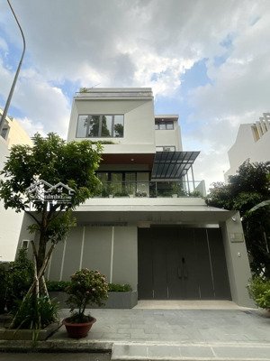 cho thuê căn villa mới 8x25m 1 trệt 2 lầu, st đường số 33 btđ