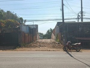 bán 335m2 thổ cư (ngang 6 dài 55m) mặt tiền quốc lộ 56- xã đá bạc